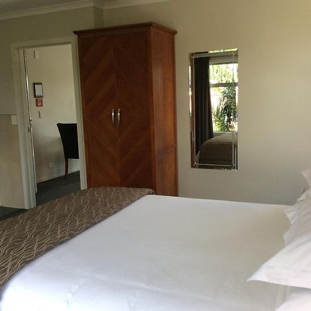 City Corporate Motor Inn Palmerston North Exterior photo