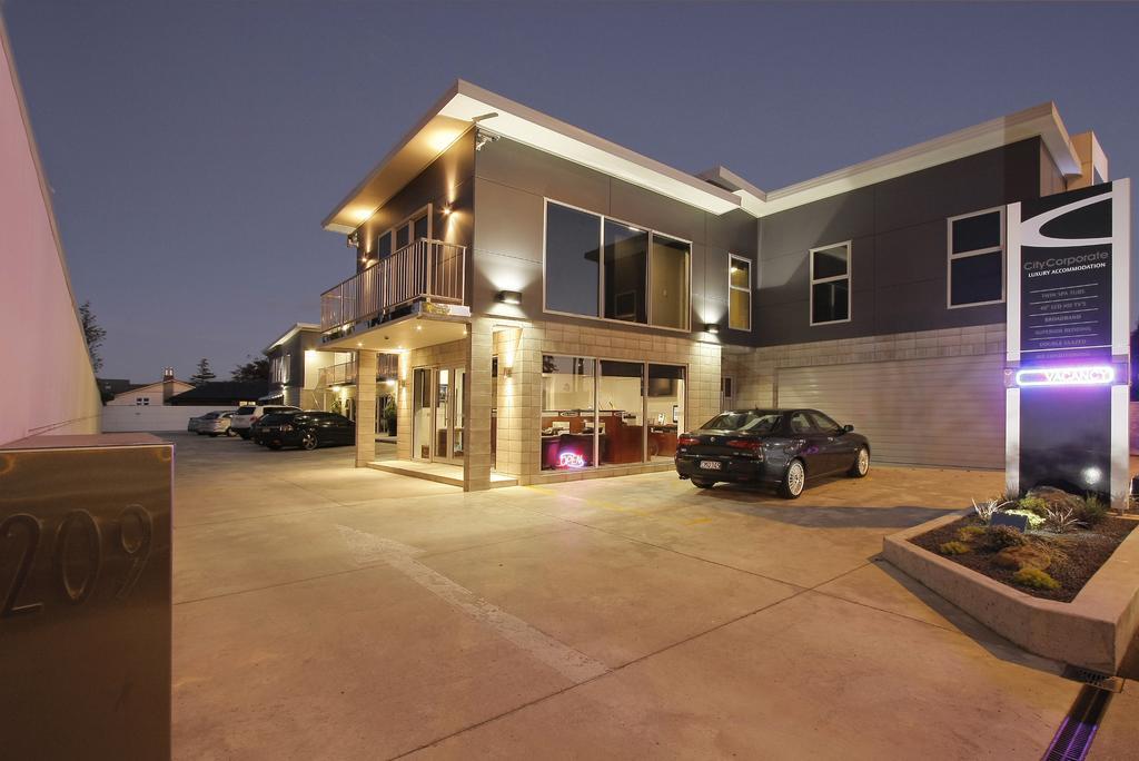 City Corporate Motor Inn Palmerston North Exterior photo